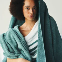 ONTARIO Badgoed | Mineral Blue -Vandyck Winkel FOTO8 002 2 cd3eba52 95d5 4800 a424 f2fd271d0ed7 scaled