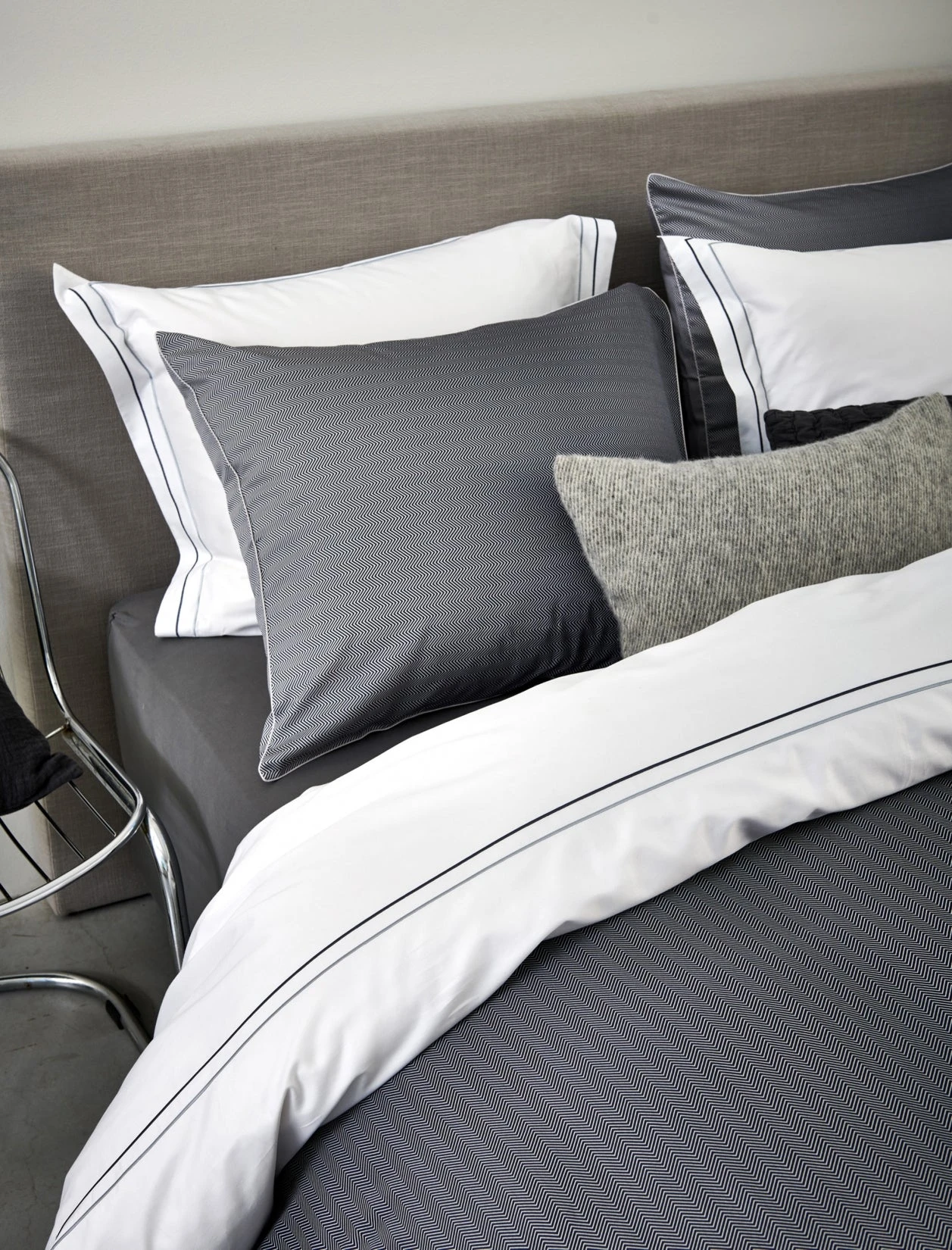 HOME MILANO Dekbedovertrek | Off Black 5 HOME MILANO Dekbedovertrek | Off Black - Afbeelding 3