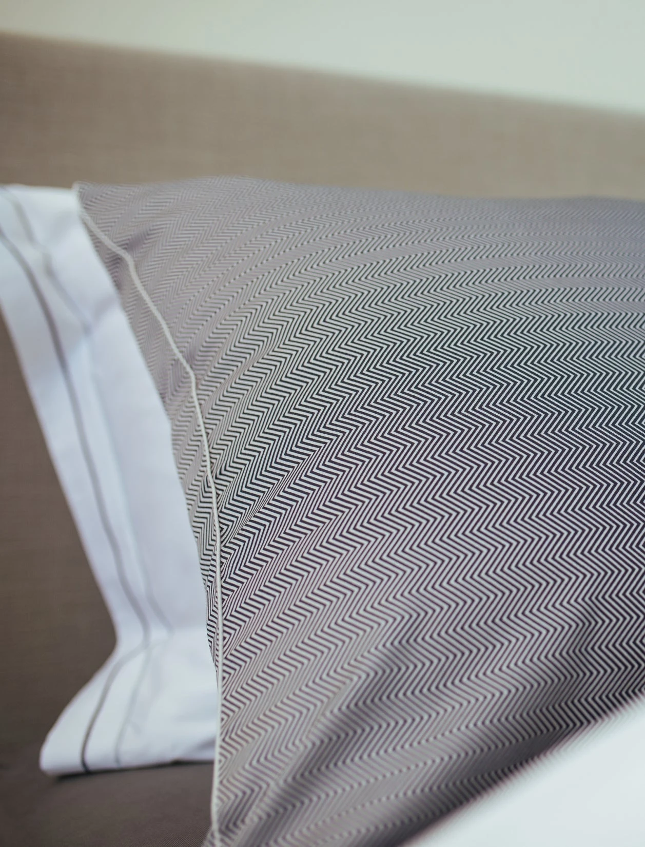 HOME MILANO Dekbedovertrek | Off Black 7 HOME MILANO Dekbedovertrek | Off Black - Afbeelding 5