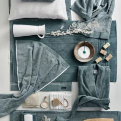 HOME PETIT LIGNE Badgoed | Pearl Blue -Vandyck Winkel Home Petit Ligne 190 pearl blue Home Uni 190 pearl blue Home Mouline 190 pearl blue bat 6a030dfe b199 4fea abd7 277b9e249095