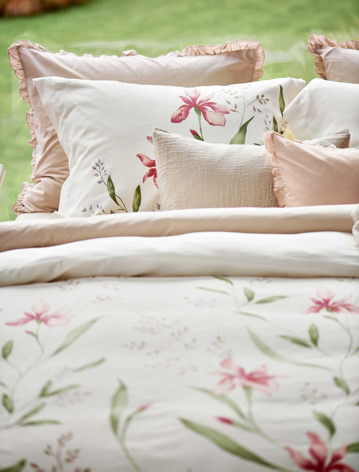 SERENE FLOWER Dekbedovertrekset | Offwhite 8 SERENE FLOWER Dekbedovertrekset | Offwhite - Afbeelding 6