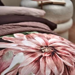 PARADISE BLOOM XL Dekbedovertrekset | Dark Chocolate 12 PARADISE BLOOM XL Dekbedovertrekset | Dark Chocolate -Vandyck Winkel SASR24211 104 5