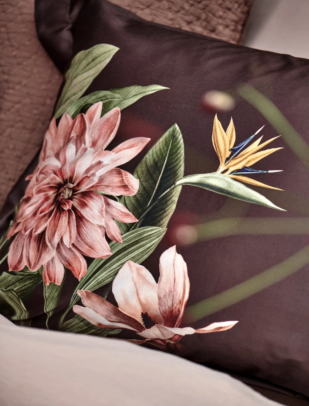 PARADISE BLOOM XL Dekbedovertrekset | Dark Chocolate 8 PARADISE BLOOM XL Dekbedovertrekset | Dark Chocolate - Afbeelding 6