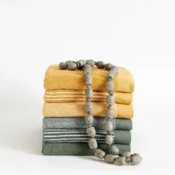 HOME PETIT LIGNE Badgoed | Honey Gold -Vandyck Winkel Stapel Home Uni Petite Ligne Mouline 113 Olive 154 Honey gold 5d98c978 f178 42d6 ae6a dc82741ca9f1