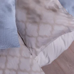 PURITY NAPOLI Dekbedovertrek | Cream Tan 12 PURITY NAPOLI Dekbedovertrek | Cream Tan -Vandyck Winkel THIRSANIJWENING SS2023 VANDYCK DAG1 3590 WEB